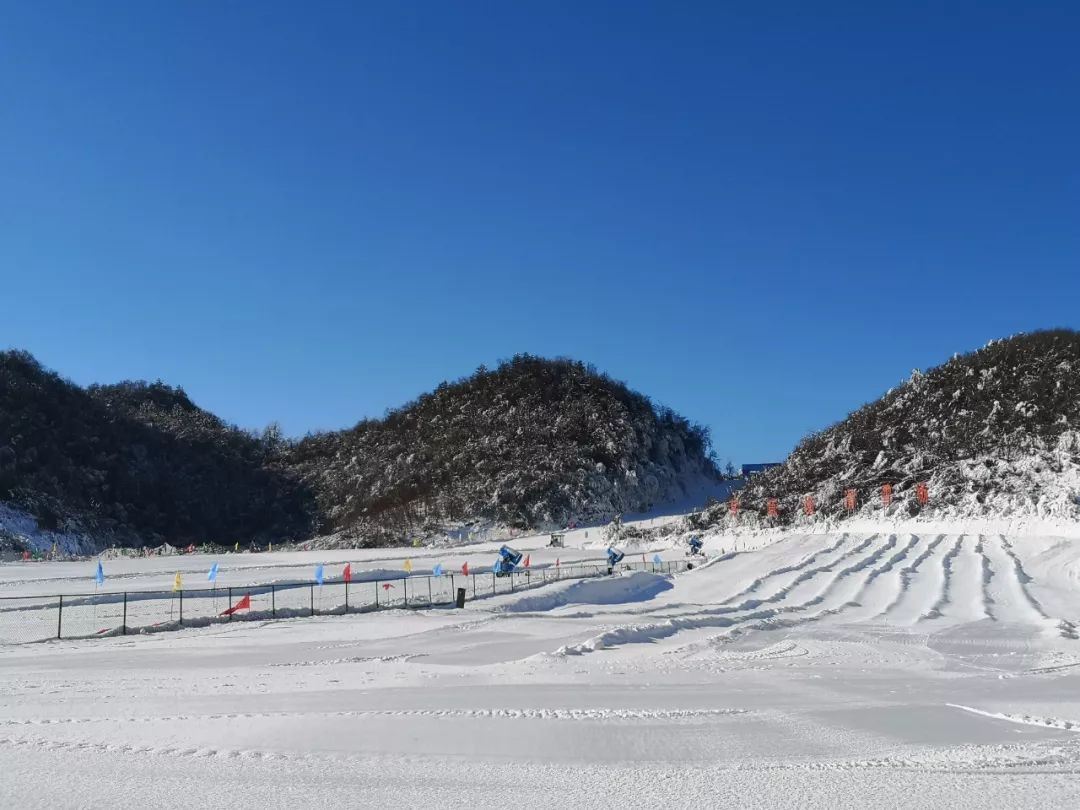奉节茅草坝滑雪场正式营业，邀您共赴一场冬天的约会|恩施_新浪新闻